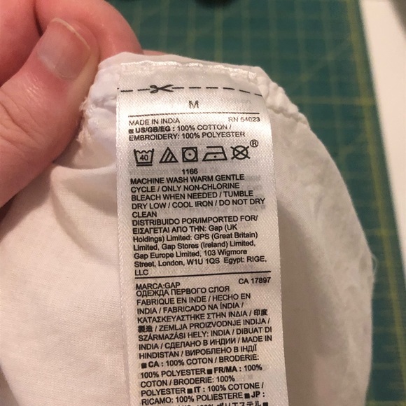 2/$30 GAP White Embroidered Button Down Shirt - Picture 5 of 5